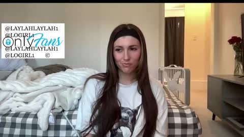 laylahlaylah1 online show from December 22, 2025, 5:32 pm