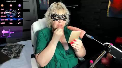 Snapshot of laylalaylamilf chatting on October 28, 2025, 3:10 am laylalaylamilf online show from October 28, 2025, 3:10 am