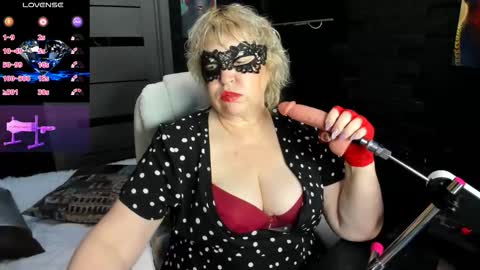 Snapshot of laylalaylamilf chatting on November 27, 2025, 5:53 am laylalaylamilf online show from November 27, 2025, 5:53 am