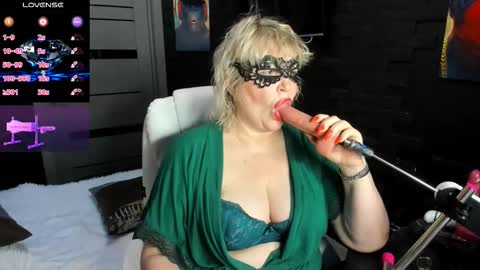 Snapshot of laylalaylamilf chatting on January 6, 2026, 2:48 am laylalaylamilf online show from January 6, 2026, 2:48 am