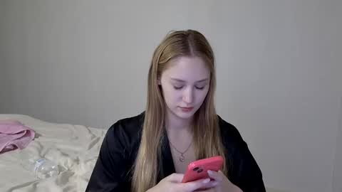 Snapshot of laylla001 chatting on December 4, 2024, 2:37 pm Laylla001 online show from December 4, 2024, 2:37 pm