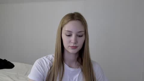 Snapshot of laylla001 chatting on December 5, 2024, 6:32 am Laylla001 online show from December 5, 2024, 6:32 am