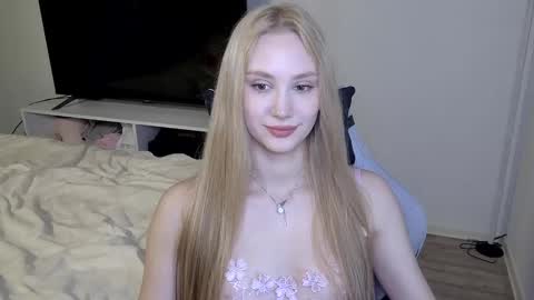 Snapshot of laylla001 chatting on March 3, 2026, 7:25 am Laylla001 online show from March 3, 2026, 7:25 am