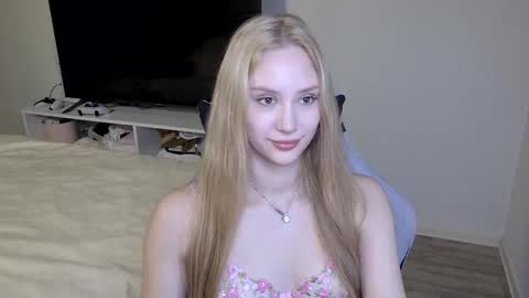 Snapshot of laylla001 chatting on March 17, 2026, 5:44 am Laylla001 online show from March 17, 2026, 5:44 am