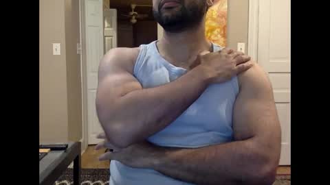 Snapshot of layman_xx chatting on October 22, 2025, 10:42 pm layman_xx online show from October 22, 2025, 10:42 pm