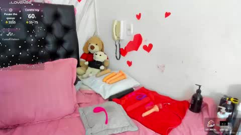 Snapshot of layqueen77 chatting on February 19, 2025, 6:54 pm Layqueen online show from February 19, 2025, 6:54 pm