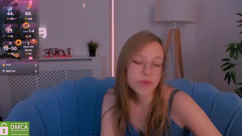 layriantavee online show from January 5, 2025, 9:59 am