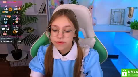 layriantavee online show from January 18, 2025, 7:17 am