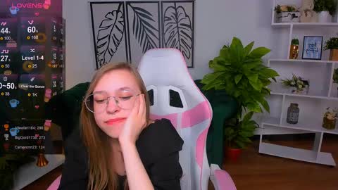 layriantavee online show from February 11, 2025, 1:30 pm