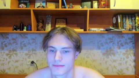 Snapshot of lazaret1k chatting on December 17, 2024, 12:56 am Vladi online show from December 17, 2024, 12:56 am