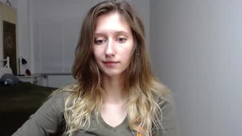 Snapshot of leadesire chatting on October 17, 2025, 9:23 am LEA online show from October 17, 2025, 9:23 am