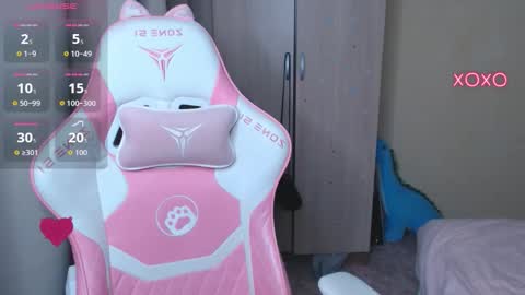 Leah  Gotty online show from November 26, 2025, 2:23 am