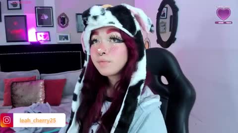 Snapshot of leah_cherry chatting on May 25, 2026, 8:59 pm Leah online show from May 25, 2026, 8:59 pm