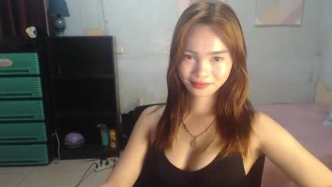 Snapshot of leah_fucker chatting on February 5, 2026, 9:41 pm leah_fucker online show from February 5, 2026, 9:41 pm