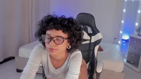 Snapshot of leahaltomm chatting on February 12, 2025, 1:37 pm leahaltomm online show from February 12, 2025, 1:37 pm