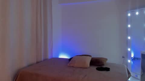 Snapshot of leahaltomm chatting on February 26, 2025, 12:16 am leahaltomm online show from February 26, 2025, 12:16 am