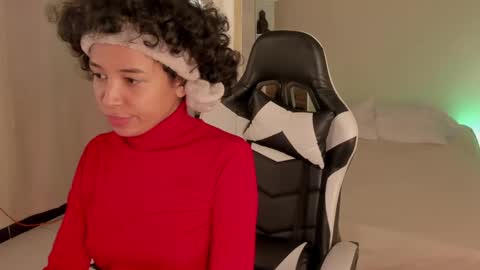 Snapshot of leahaltomm chatting on March 1, 2025, 6:54 pm leahaltomm online show from March 1, 2025, 6:54 pm