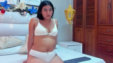 Leah  online show from November 27, 2025, 10:34 pm