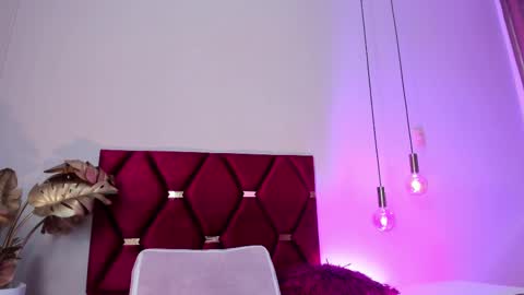 Snapshot of leahcaarter chatting on February 18, 2025, 9:53 pm Leah Carter online show from February 18, 2025, 9:53 pm