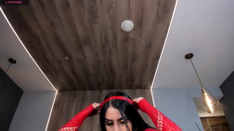 leahlombardi_ online show from November 30, 2025, 3:21 am