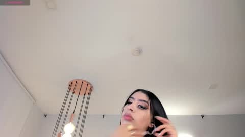 leahlombardi_ online show from January 11, 2026, 5:18 pm