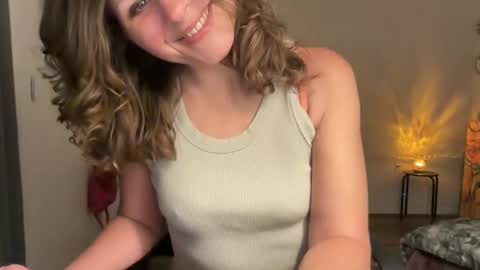 Snapshot of leahsparkles chatting on October 16, 2025, 2:12 am Leah Sparkles online show from October 16, 2025, 2:12 am