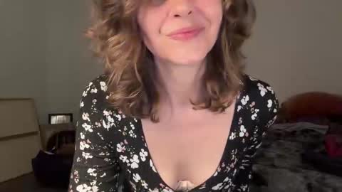 Snapshot of leahsparkles chatting on April 22, 2026, 3:02 pm Leah Sparkles online show from April 22, 2026, 3:02 pm