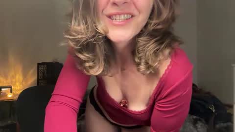 Snapshot of leahsparkles chatting on April 29, 2026, 2:59 am Leah Sparkles online show from April 29, 2026, 2:59 am