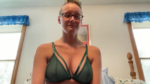 Lee online show from December 4, 2025, 3:32 pm