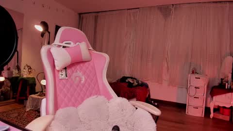 Snapshot of leamelie chatting on March 12, 2025, 6:40 am Amelia Black OF AMELIABLACK666 I lost all my thumbs up help me to get 80 online show from March 12, 2025, 6:40 am