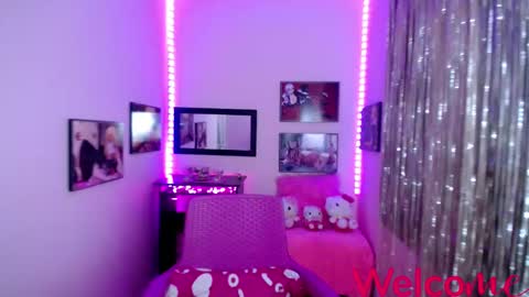 Leandra online show from March 7, 2025, 6:00 pm