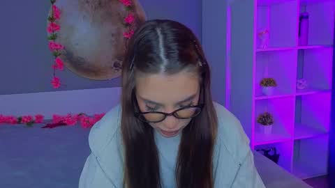 Snapshot of leandraconcatelli chatting on March 17, 2026, 7:17 pm Sophie online show from March 17, 2026, 7:17 pm