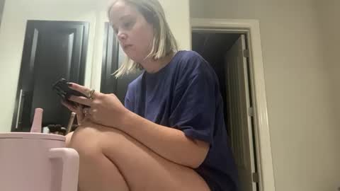 leanneluxecouple online show from October 7, 2025, 10:23 am