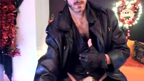 leatherdude69 online show from February 12, 2025, 6:51 am