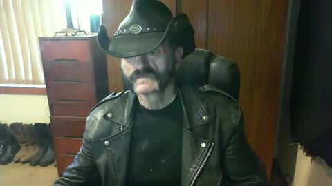 leathergreaser online show from September 13, 2025, 9:14 pm