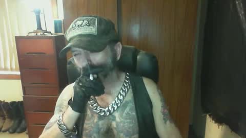 Snapshot of leathergreaser chatting on February 2, 2026, 11:25 pm leathergreaser online show from February 2, 2026, 11:25 pm