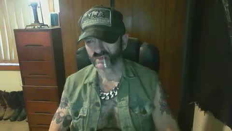 Snapshot of leathergreaser chatting on February 5, 2026, 8:24 pm leathergreaser online show from February 5, 2026, 8:24 pm