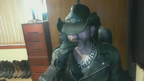Snapshot of leathergreaser chatting on February 15, 2026, 7:54 pm leathergreaser online show from February 15, 2026, 7:54 pm