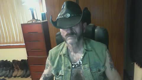 Snapshot of leathergreaser chatting on February 17, 2026, 8:26 pm leathergreaser online show from February 17, 2026, 8:26 pm