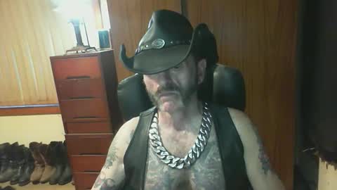 Snapshot of leathergreaser chatting on February 18, 2026, 8:32 am leathergreaser online show from February 18, 2026, 8:32 am