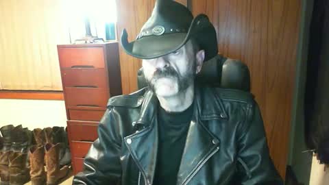 leathergreaser online show from May 9, 2026, 8:03 pm