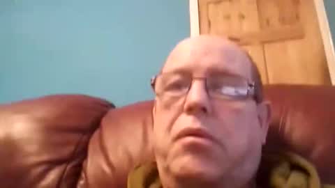 leatherpants68 online show from November 7, 2025, 4:07 pm