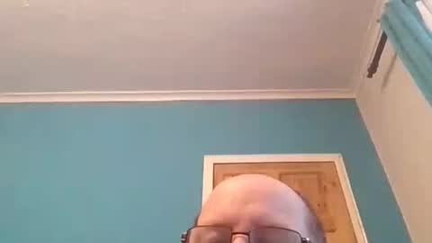 leatherpants68 online show from November 27, 2025, 8:38 am