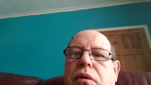 Snapshot of leatherpants68 chatting on March 25, 2026, 8:31 am leatherpants68 online show from March 25, 2026, 8:31 am