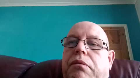 leatherpants68 online show from April 19, 2026, 5:34 pm
