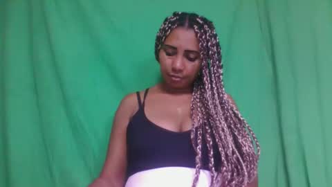 leatiana online show from February 15, 2026, 11:19 am