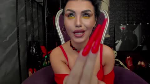 Snapshot of leavonnouire chatting on February 7, 2025, 12:31 am Lea online show from February 7, 2025, 12:31 am