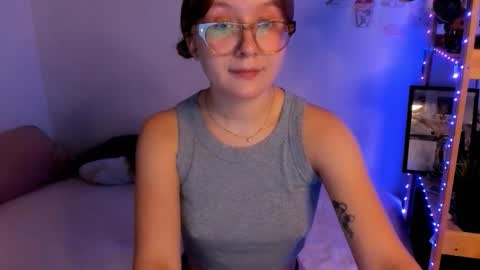 Snapshot of leazy_peasy chatting on October 19, 2025, 6:58 am Ellie online show from October 19, 2025, 6:58 am