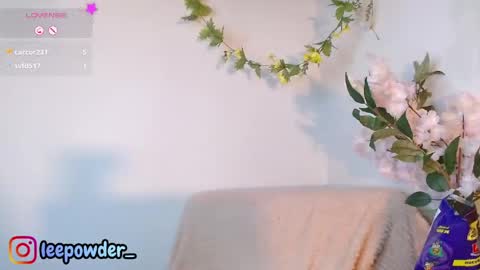 lee_powder online show from April 30, 2026, 3:57 am