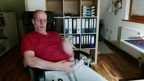 Snapshot of lefti27 chatting on April 3, 2026, 9:57 pm Dave online show from April 3, 2026, 9:57 pm